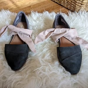 Toms grey and pink suede flats